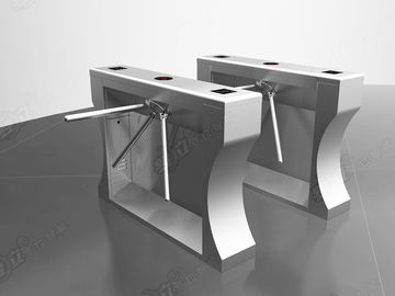 Πρόσβαση πορτών δακτυλικών αποτυπωμάτων περιστροφικών πυλών κώδικα πυλών QR περιστροφικών πυλών τρίποδων RFID για την ικανότητα Gyms